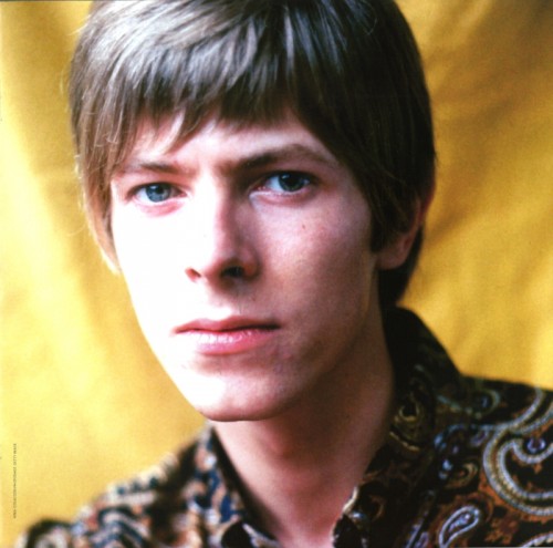 This is a thumbnail + David Bowie Argentina 2021 Parlophone Booklet 03.jpg