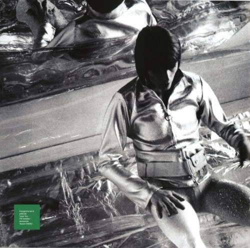 This is a thumbnail + David Bowie Argentina 2021 Parlophone Booklet 06.jpg